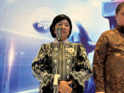 Gubernur Bank Indonesia memberikan keterangan terkait nilai tukar rupiah yang menembus level Rp 18 ribu per dolar AS.