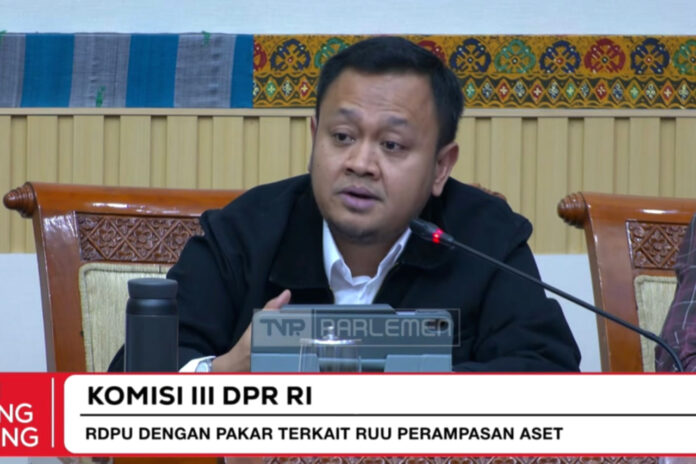 Anggota DPR Bimantoro Wiyono mengingatkan potensi intervensi asing dalam RUU Perampasan Aset di Jakarta.