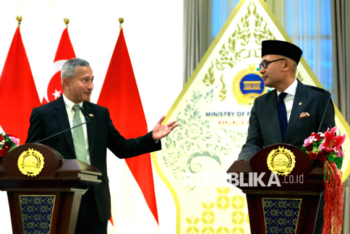 Menteri Luar Negeri Singapura Vivian Balakrishnan membahas kerja sama penanganan karhutla dengan Indonesia di Jakarta